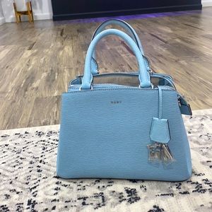 NEW DKNY HANDBAG
